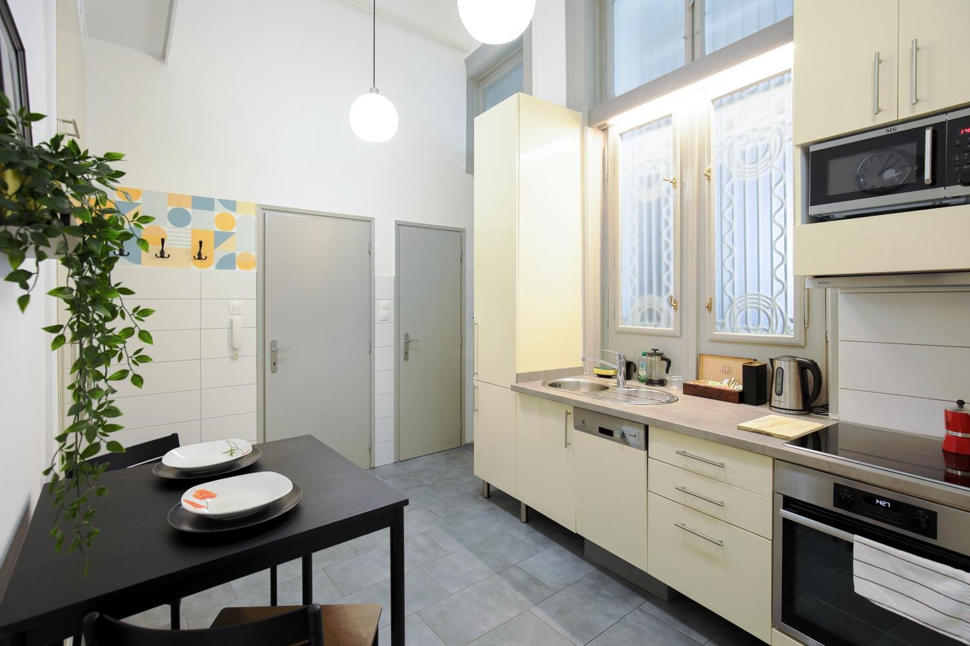 Maverick Apartments Будапеща Екстериор снимка