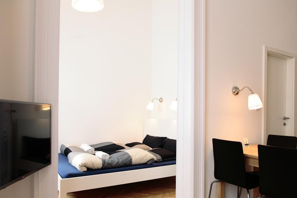 Maverick Apartments Будапеща Стая снимка
