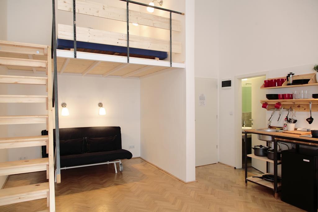 Maverick Apartments Будапеща Стая снимка