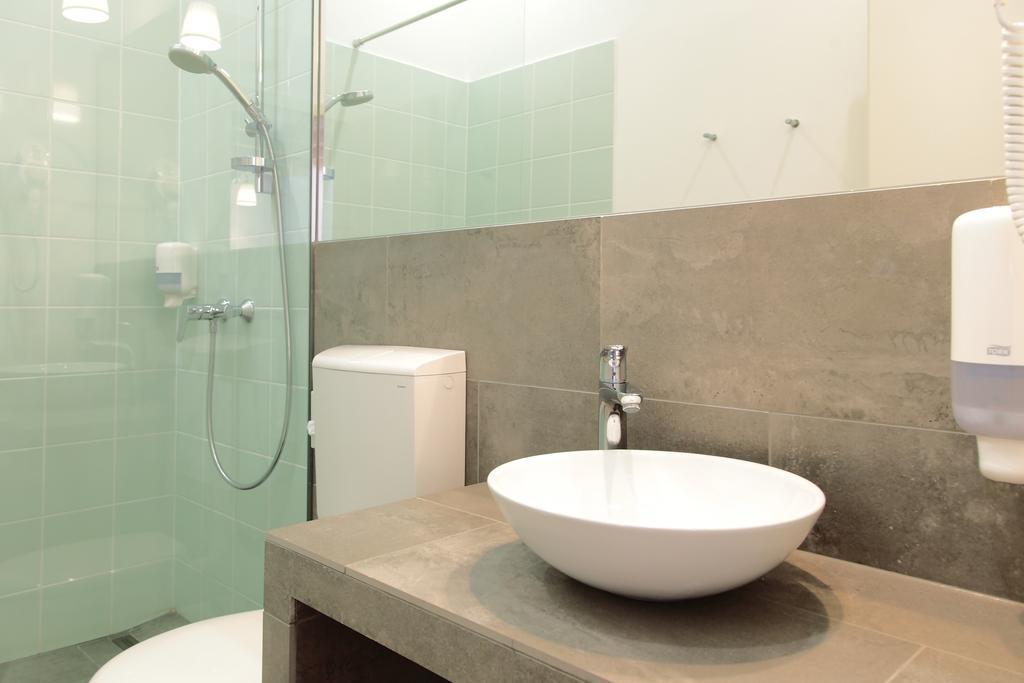 Maverick Apartments Будапеща Стая снимка