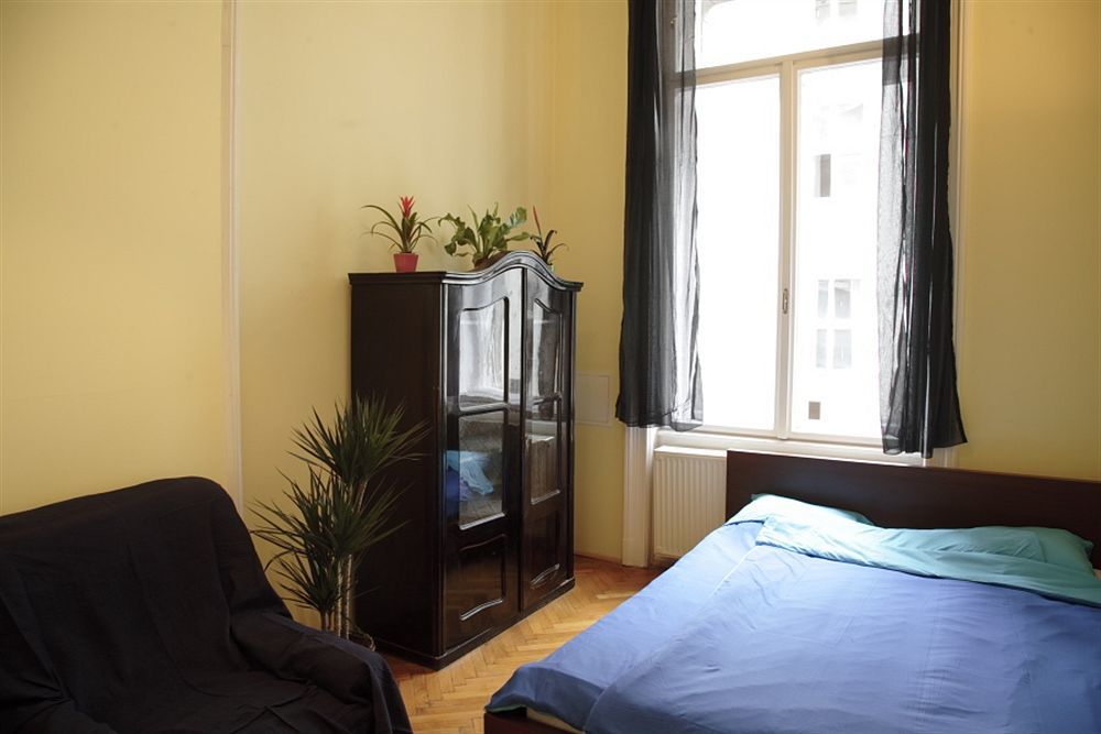Maverick Apartments Будапеща Екстериор снимка