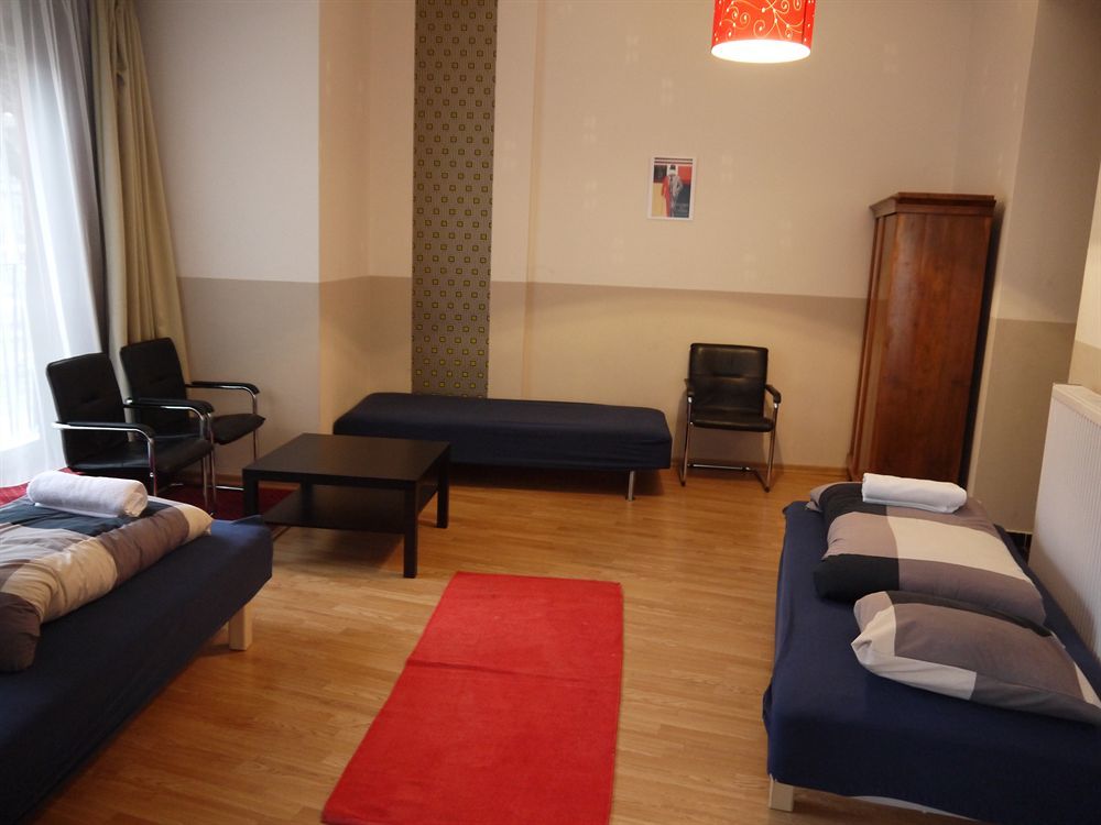 Maverick Apartments Будапеща Екстериор снимка