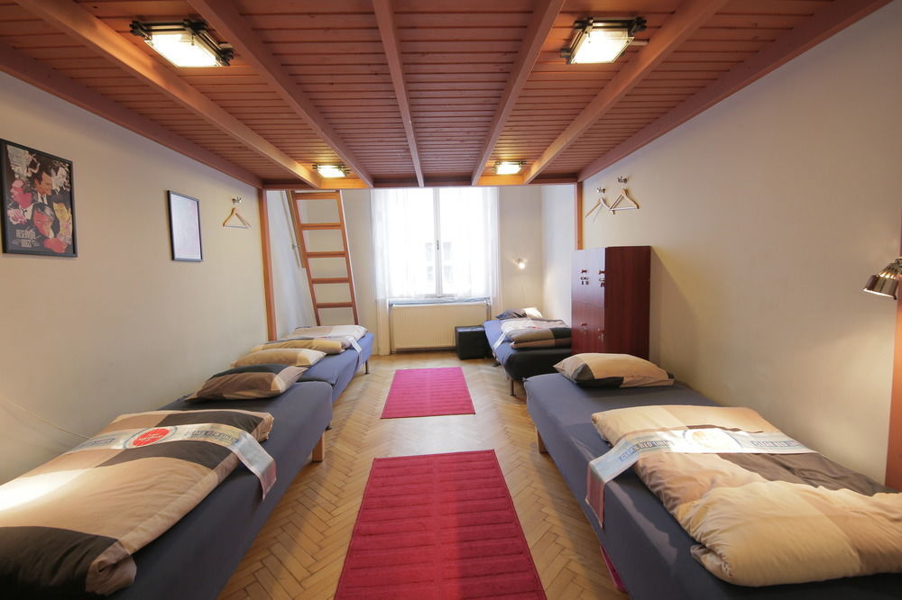 Maverick Apartments Будапеща Екстериор снимка