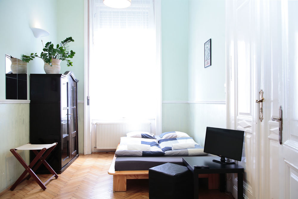 Maverick Apartments Будапеща Екстериор снимка